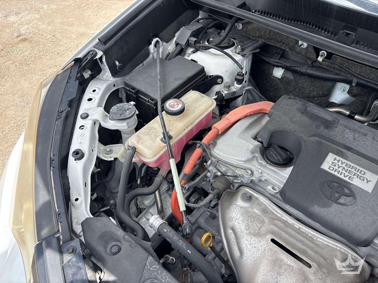 2018-toyota-rav4-image-8