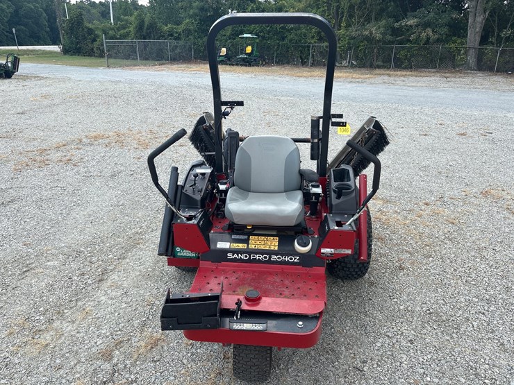 #1046-•-used-toro-2040-bunker-rake-image-4