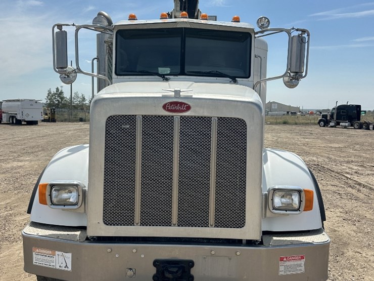 2011-peterbilt-365-image-2