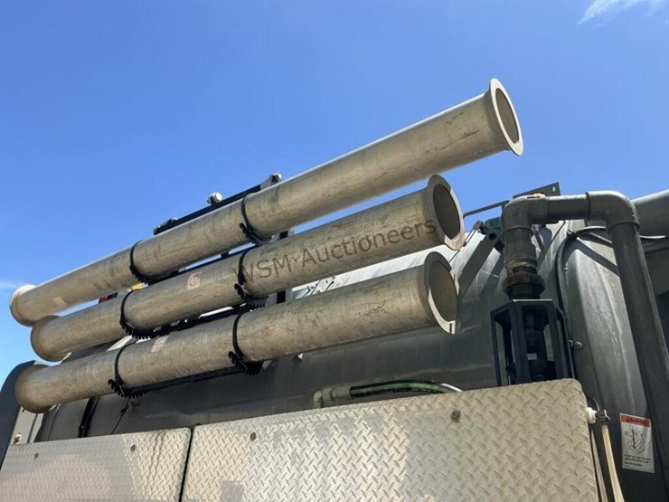 2019-freightliner-114sd-image-14