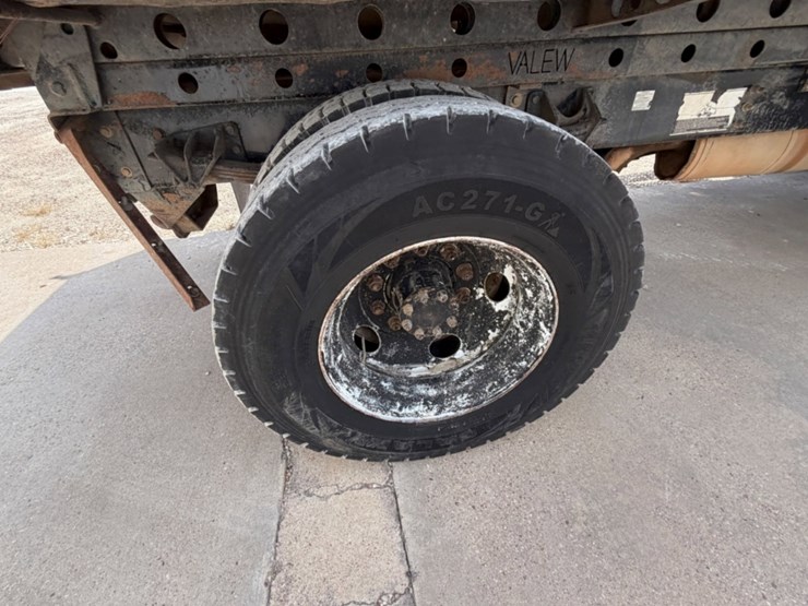 2006-ford-f750-image-13