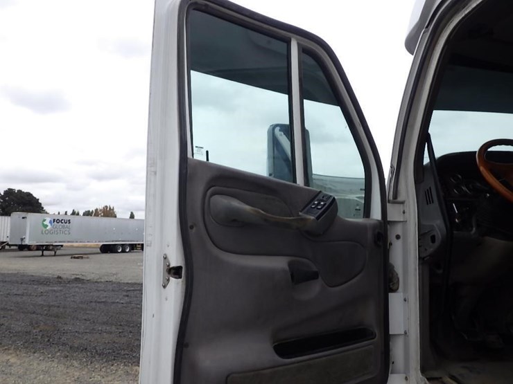 2009-peterbilt-387-image-41