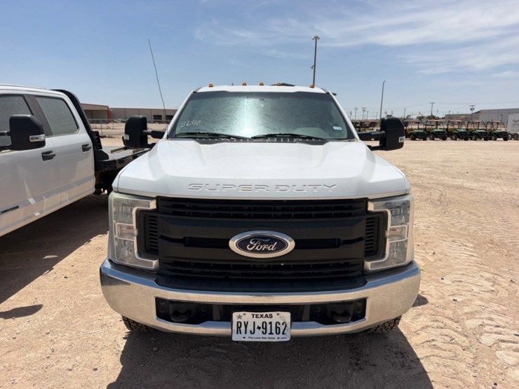 2019-ford-f350-image-2