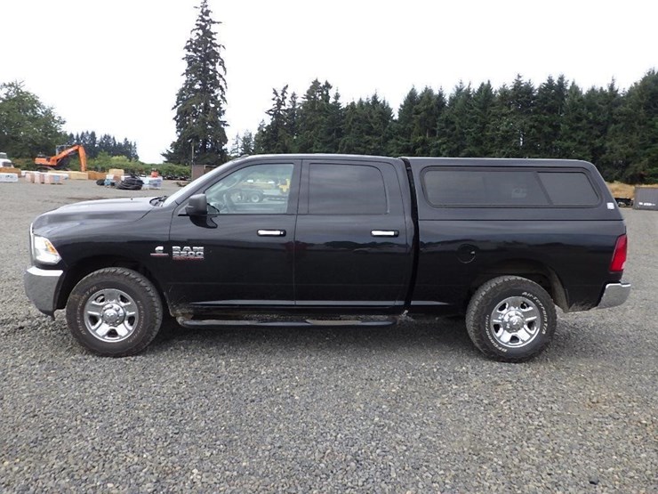 2017-dodge-2500-image-2