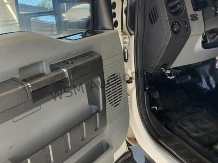 2015-ford-f550-image-28