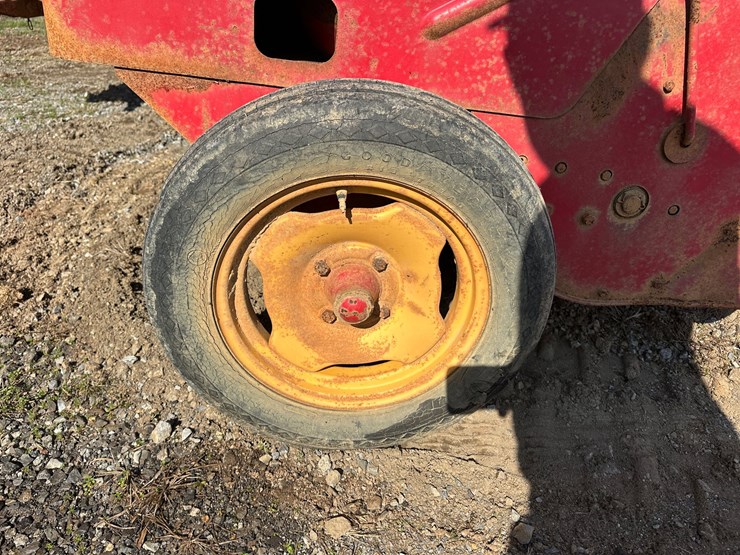 massey-ferguson-9-image-18