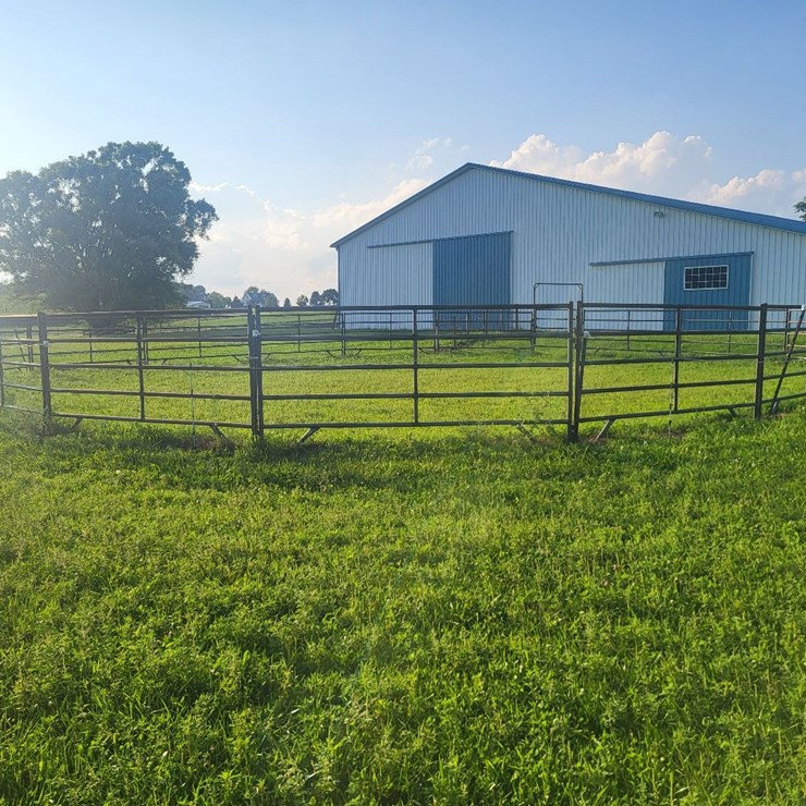 (18) Gate Round Pen w/Walk Through Gate