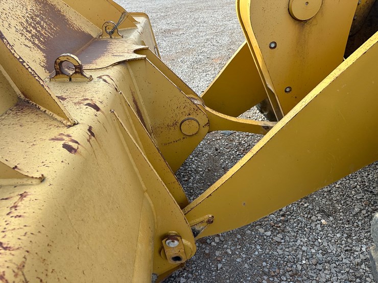 2012-caterpillar-950k-image-16