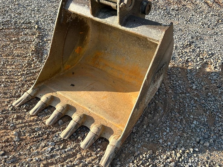 2017-komatsu-pc88mr-10-image-10
