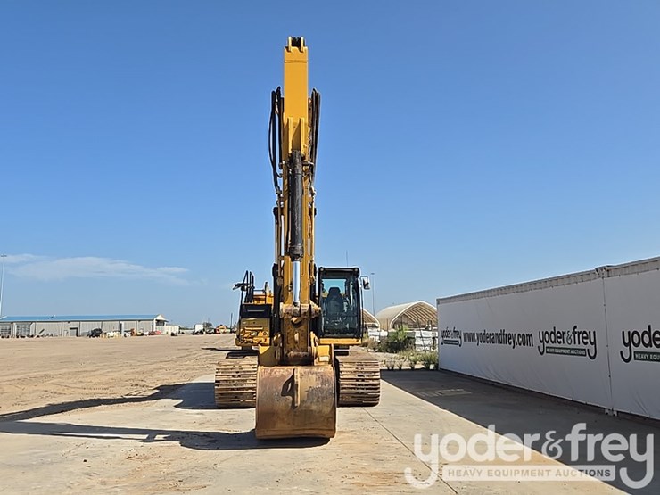 2019-caterpillar-336-image-8