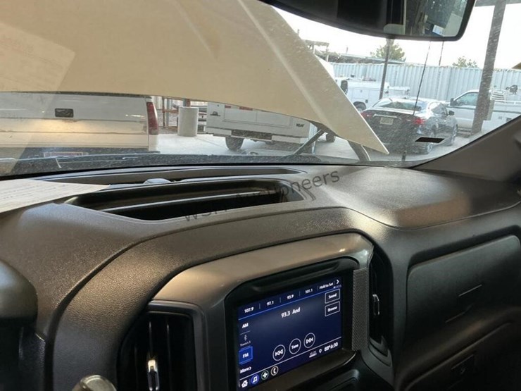 2021-chevrolet-silverado-1500-image-18