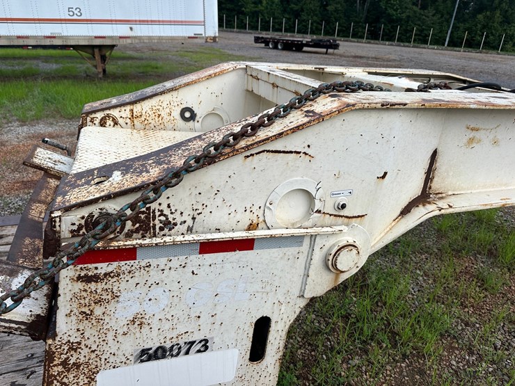 #4525-•-2010-eager-beaver-50-gsl-tri-axle-lowboy-image-23