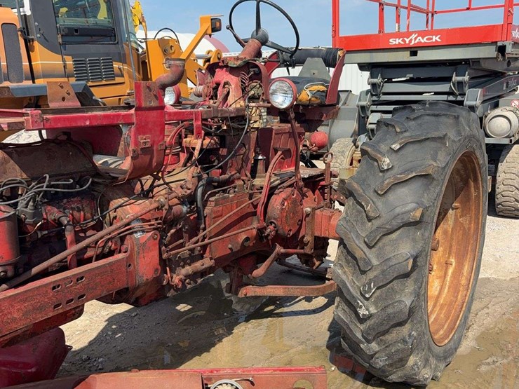case-ih-560-image-2