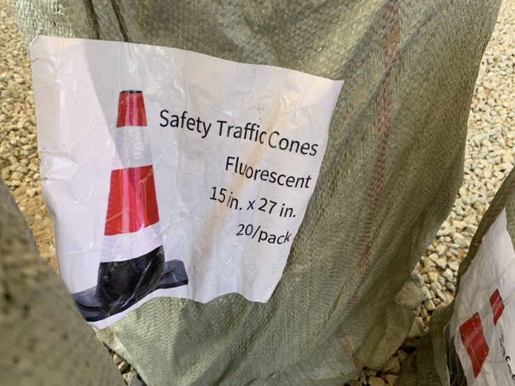 (60)-unused-florescent-safety-traffic-cones.-image-4
