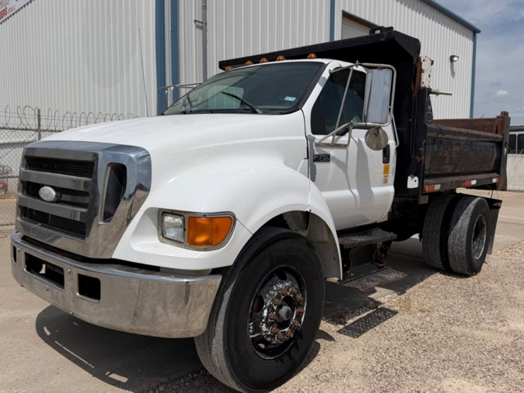 2006-ford-f750-image-1