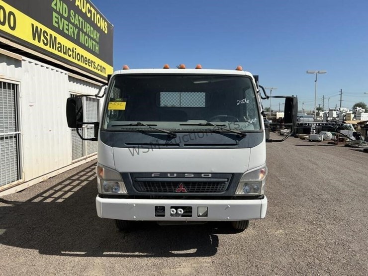 2006-mitsubishi-fuso-fe180-image-3