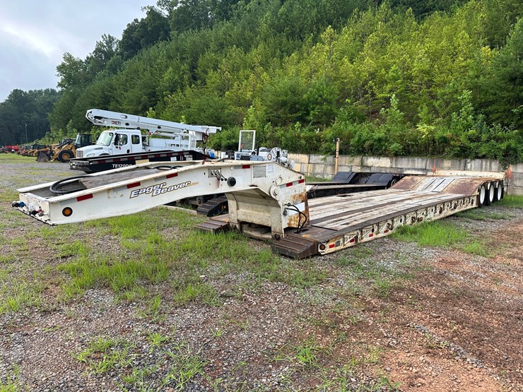 #4525-•-2010-eager-beaver-50-gsl-tri-axle-lowboy-image-1