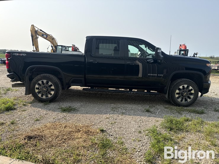 2022-chevrolet-silverado-2500-image-4