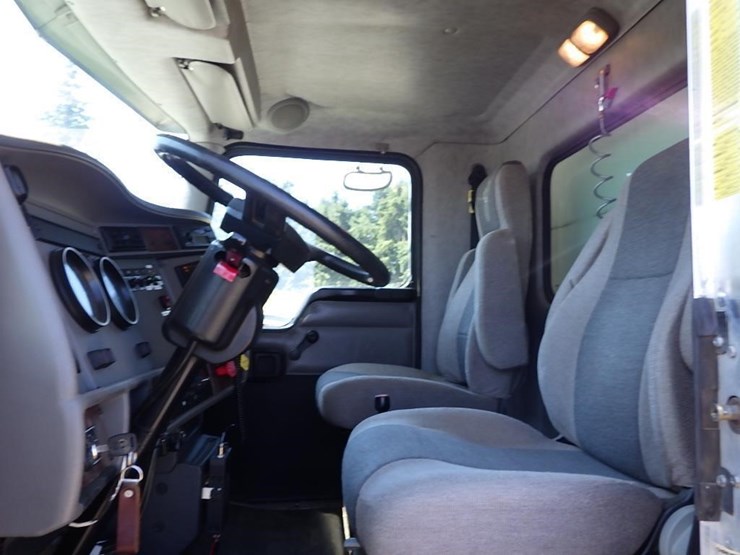 2006-kenworth-t300-image-28