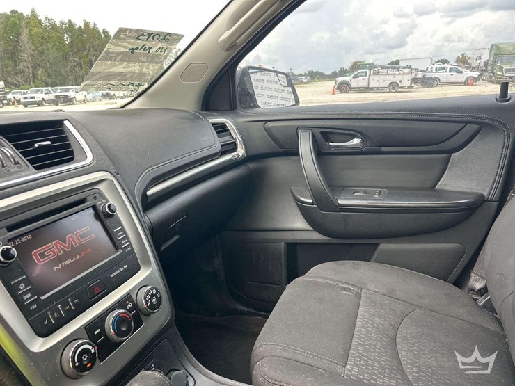 2013-gmc-acadia-image-15