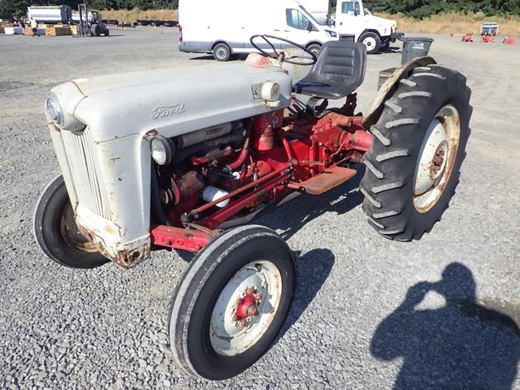 ford-tractor-image-1