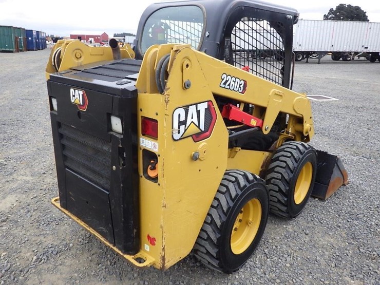 2014-caterpillar-226d3-image-4