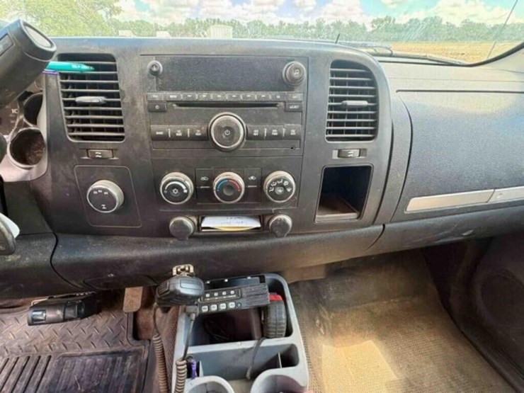 2008-chevrolet-3500hd-image-11