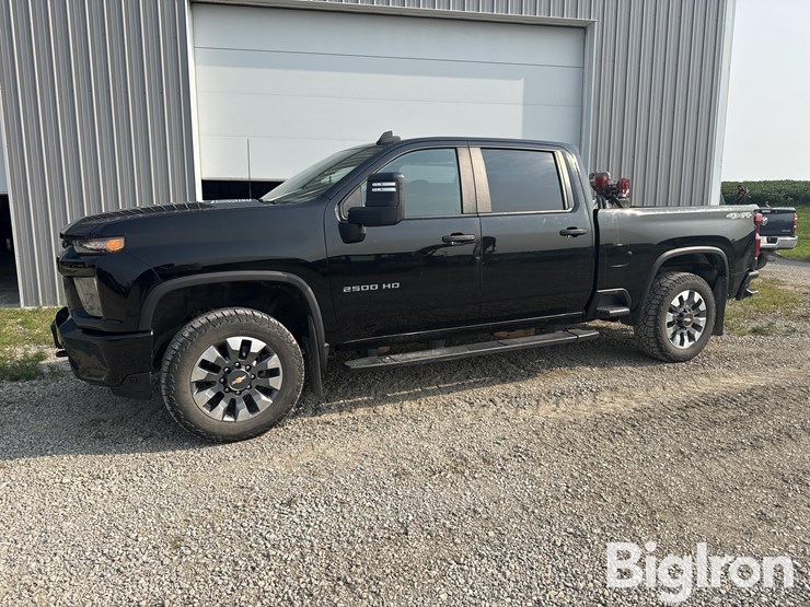 2022-chevrolet-silverado-2500-image-1