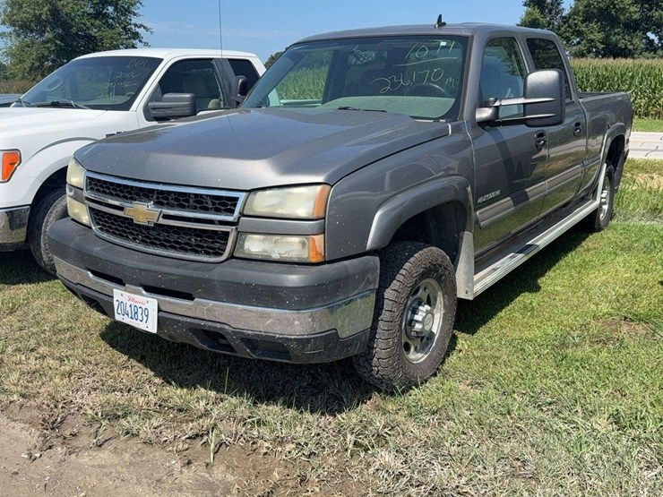 2007-chevrolet-2500hd-image-1