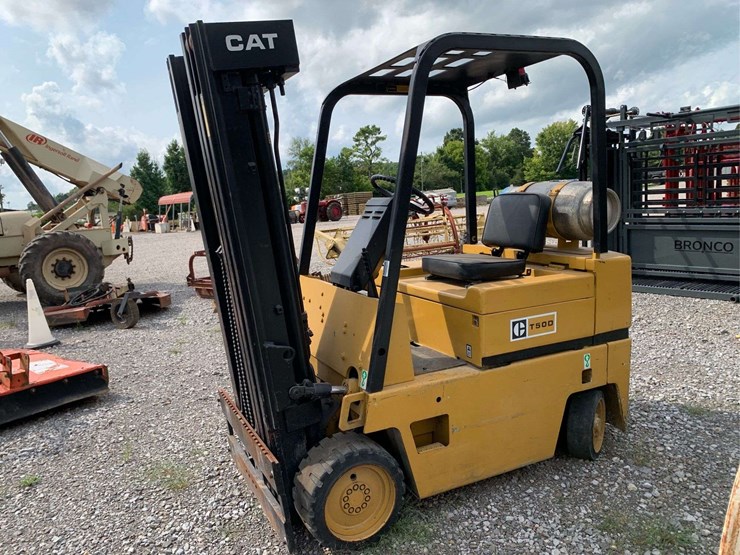caterpillar-t50d-image-1