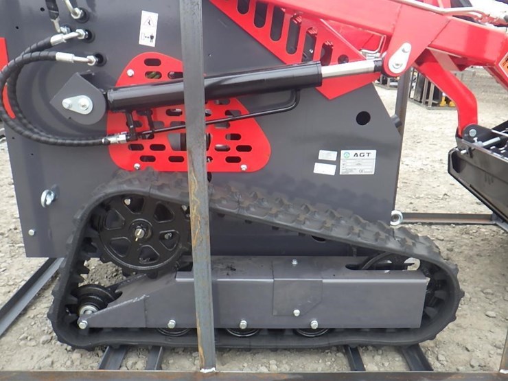 2026-agt-ysrt14-skid-steer-tracked-loader-image-7