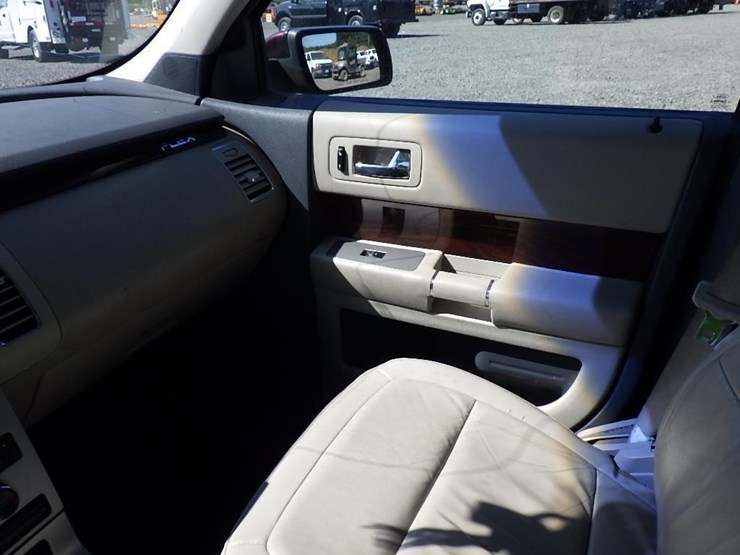 2009-ford-flex-image-26