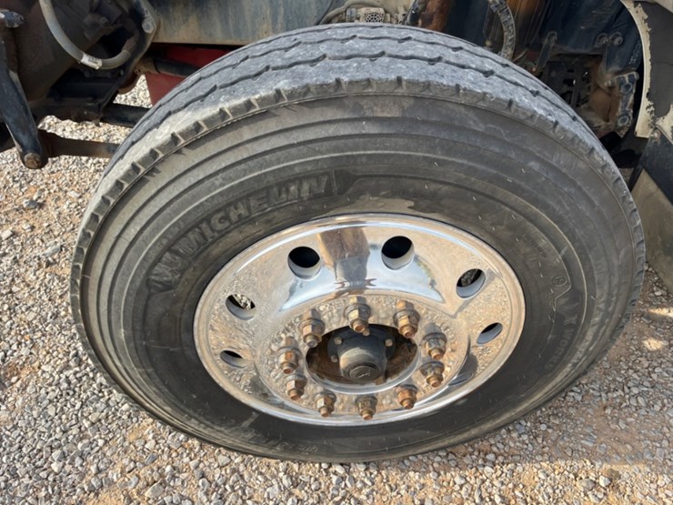 2020-kenworth-t800-image-12