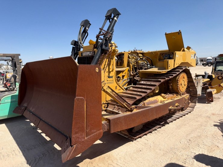 caterpillar-d6t-xl-image-1