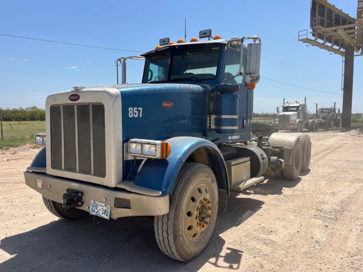 2013-peterbilt-367-image-1