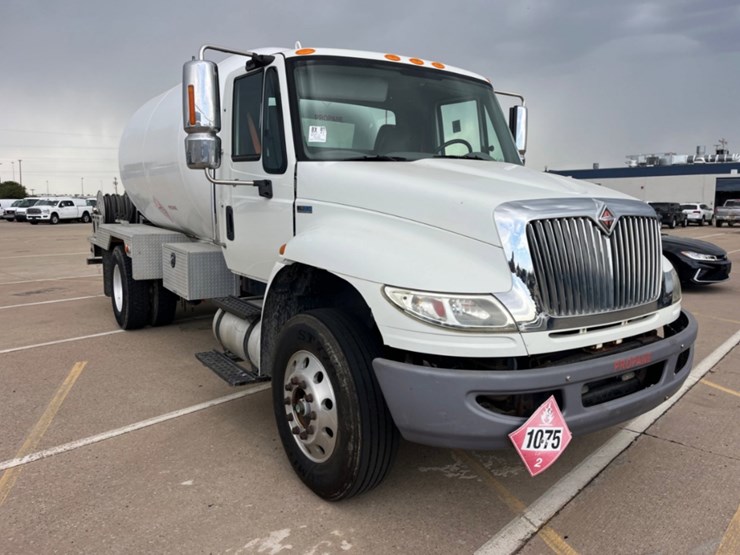 2012-international-durastar-4400-image-3