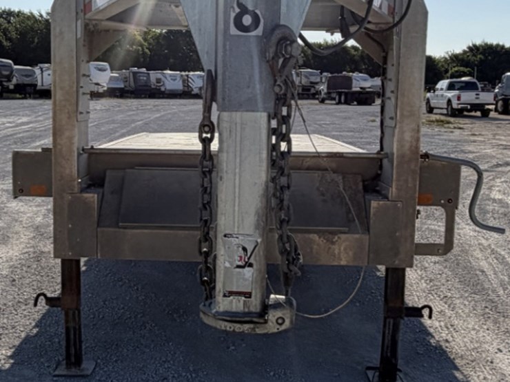 2022-eby-aluminum-gooseneck-trailer-image-2