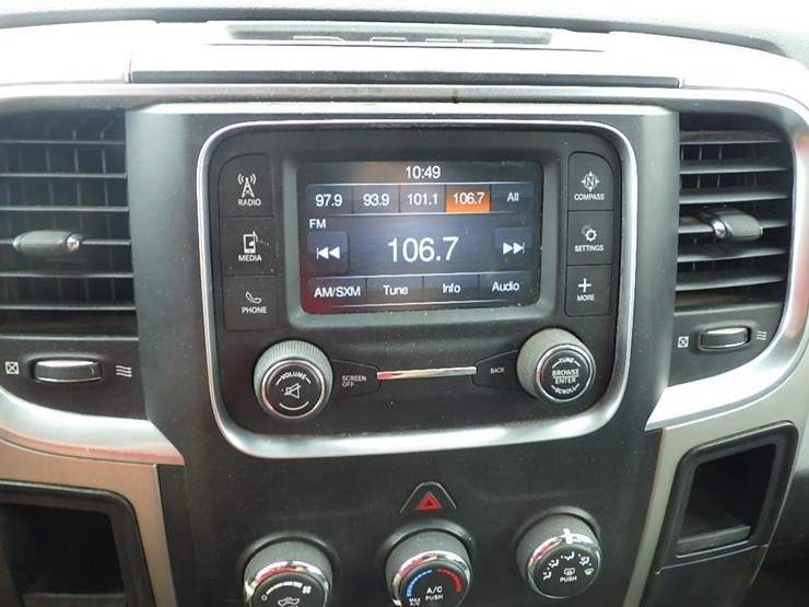 2017-dodge-2500-image-28