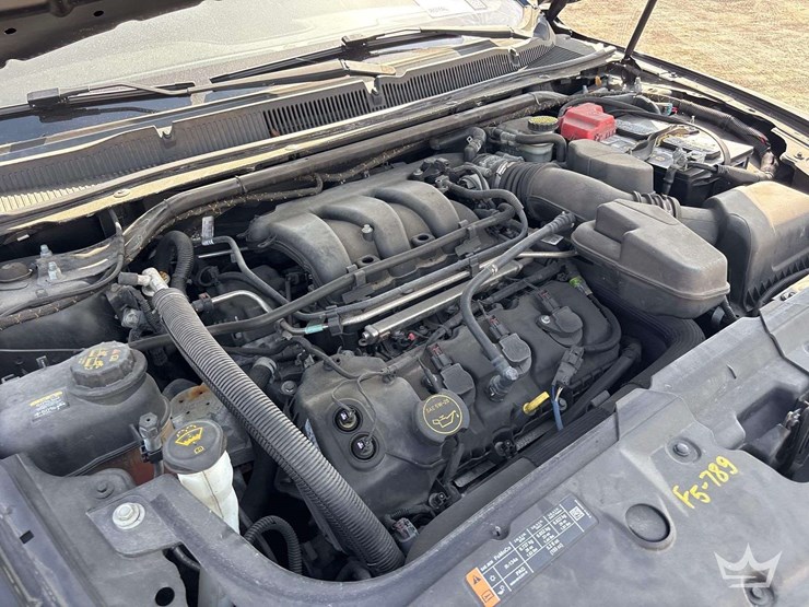 2015-ford-taurus-sedan-image-11