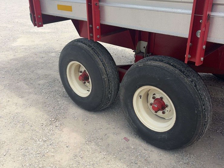 2018-h&s-hd-7+4-16ft-silage-wagon,-tandem-axle,-lights,-540pto,-with-manual,-field-ready,-1274-gear-image-9
