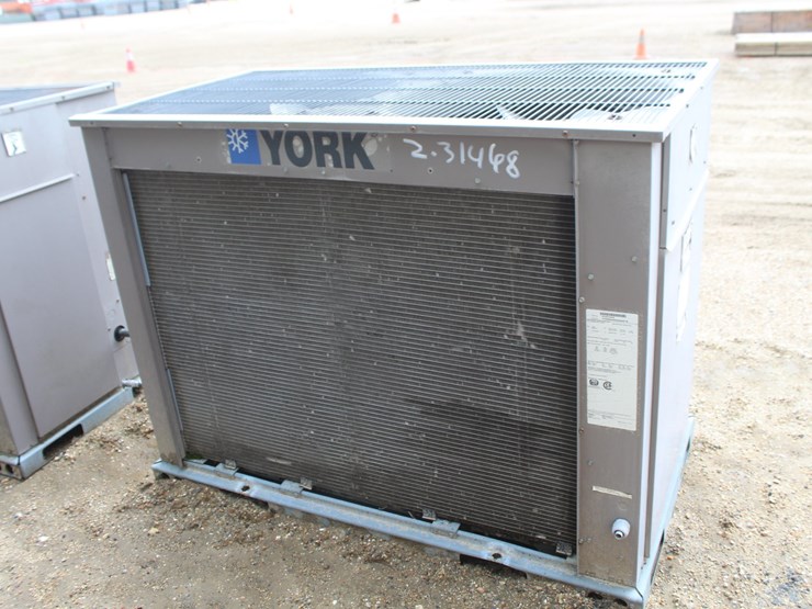 #5148-•-10-ton-york-a/c-condenser-outside-unit-image-2
