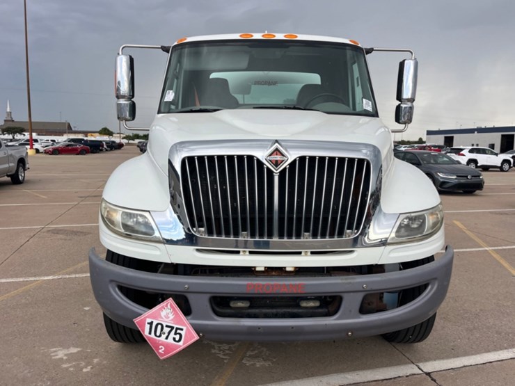 2012-international-durastar-4400-image-2