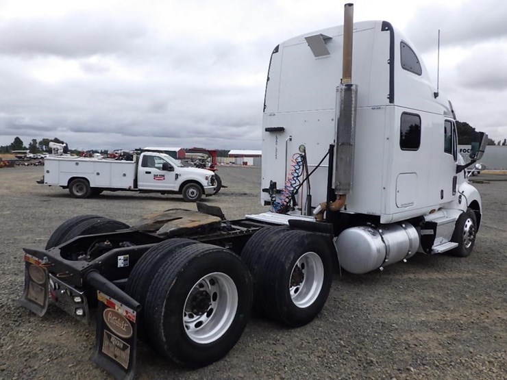 2009-peterbilt-387-image-5