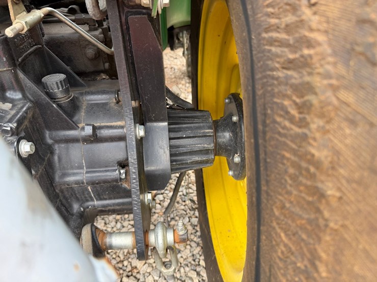 john-deere-3032e-image-37
