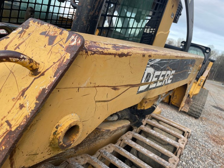 deere-325-image-16