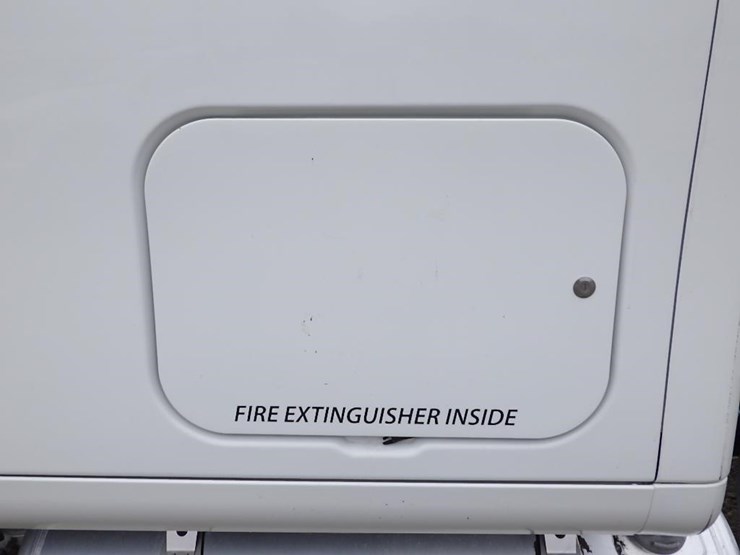 2009-peterbilt-387-image-11
