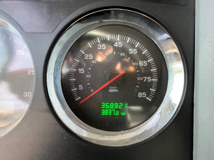2020-kenworth-t800-image-16