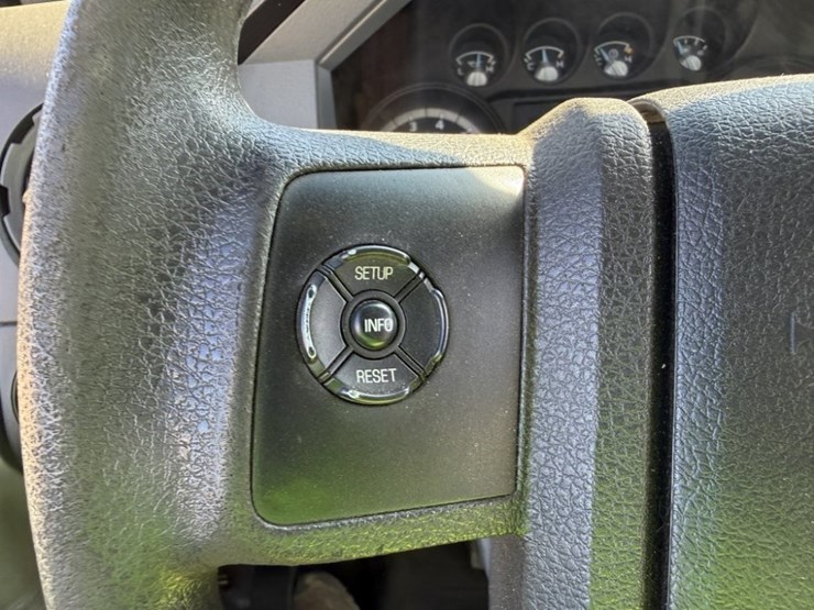 2012-ford-f350-image-27