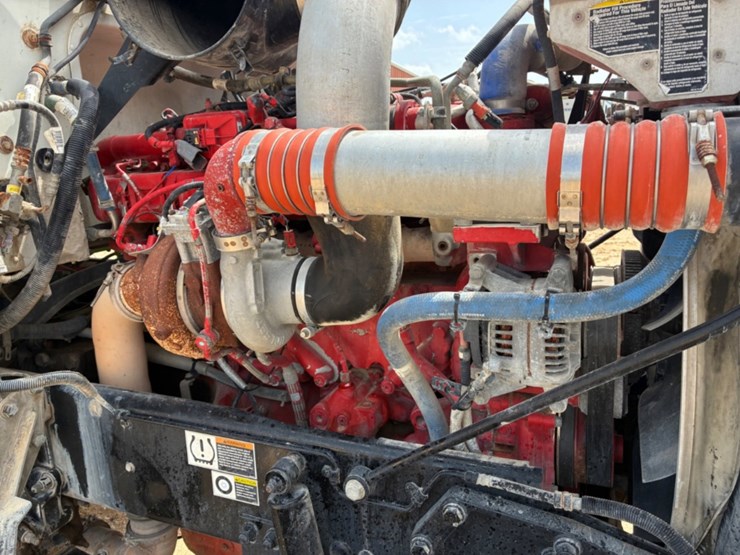 2016-peterbilt-365-image-14