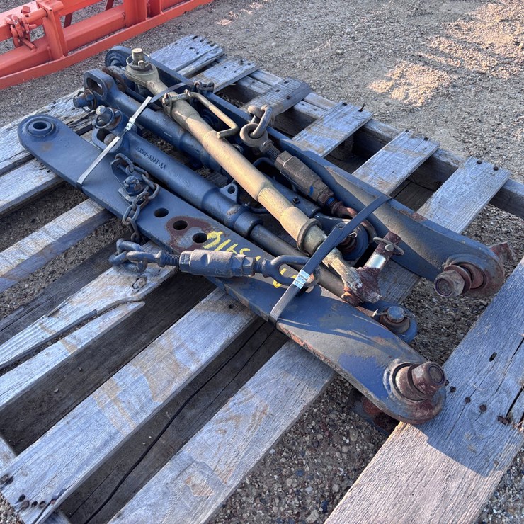 #977 • 3 POINT HITCH LIFT ARMS